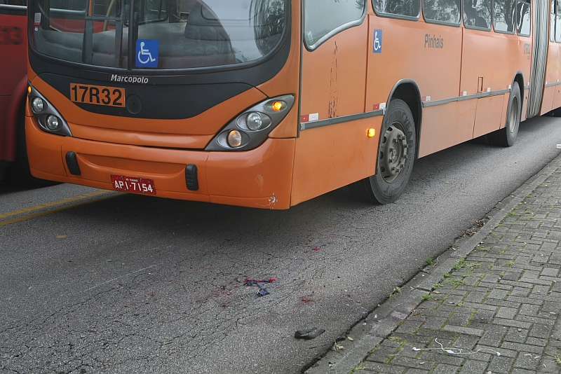 Ciclista de 19 anos foi encaminhado ao Hospital Cajuru sem risco de morrer | Aniele Nascimento / Agência de Notícias Gazeta do Povo