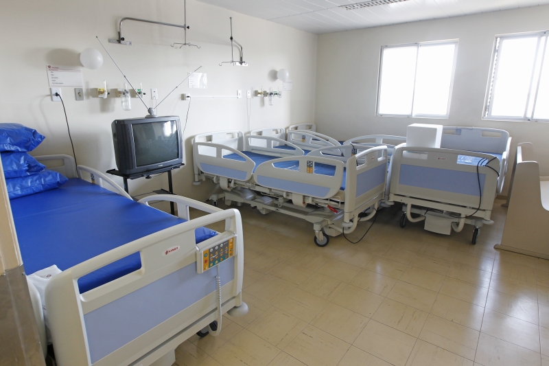 Segundo o Sinditest, as pessoas contaminadas pela KPC deveriam estar em área isolada do HC | Antônio More/ Gazeta do Povo