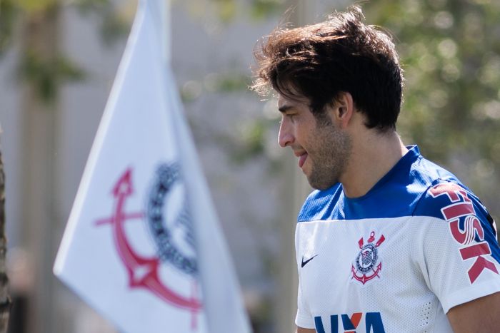 Lodeiro sofreu um corte profundo no pé tomando banho e ficou fora do Corinthians no empate com o Coritiba | Rodrigo Gazzanel / Futura Press / Folhapress
