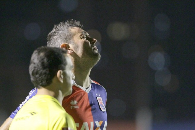 Giancarlo lamenta a anulação do gol de Gustavo | 