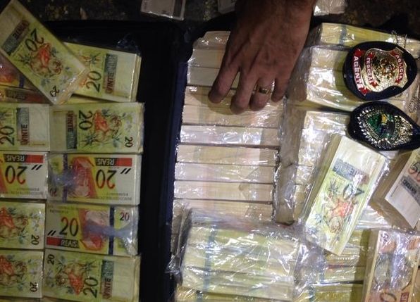 Dinheiro falso estava escondido em uma carga de soja | Divulgação / Polícia Federal