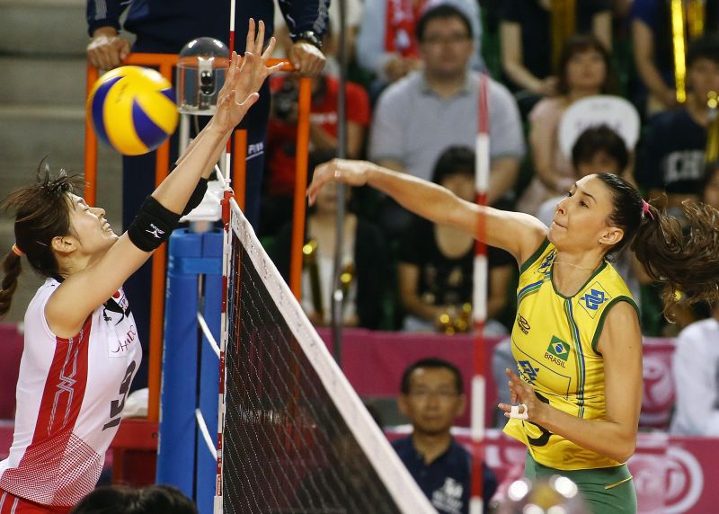 A seleção brasileira feminina conquistou na manhã deste domingo (24) o décimo título doGrand Prix, com uma vitória por 3 sets a 0 (25/15, 25/18 e 27/25) sobre o Japão | World Grand Prix 2014 / Divulgação