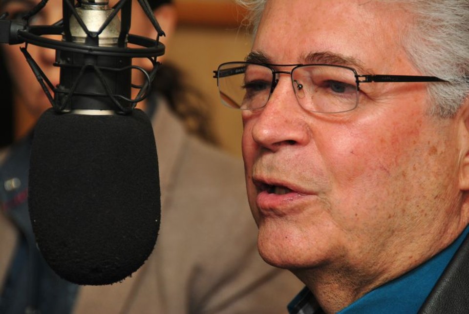 O candidato Roberto Requião (PMDB) visitou jornais e emissoras de rádio em Santo Antônio da Plantina e, no final da manhã, se reuniu com lideranças regionais | Antônio de Picolli