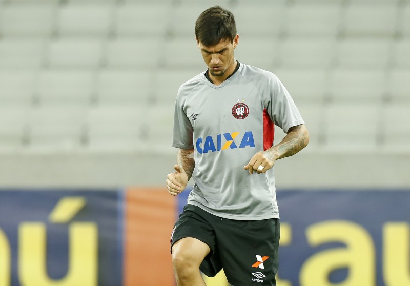 João Paulo pode entrar no time titular do Atlético contra o Goiás | Hugo Harada / Gazeta do Povo
