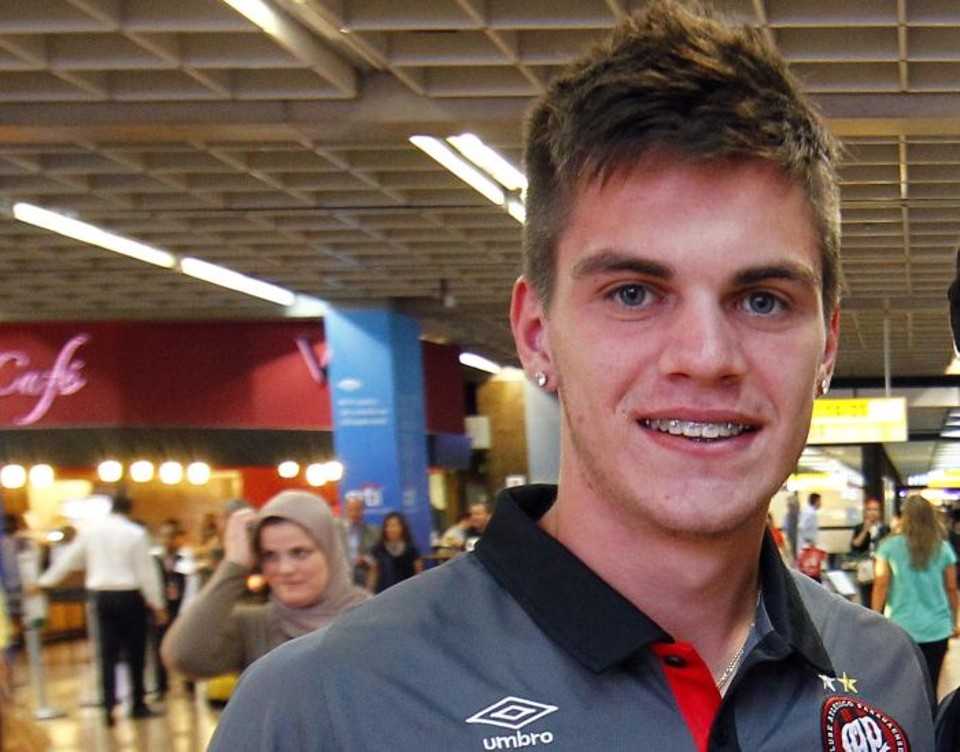 Após vencer o Torneio de Valência com a seleção sub-20, Nathan retorna ao time titular do Atlético | Albari Rosa / Gazeta do Povo
