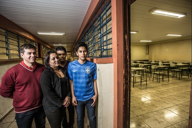 Marcos, Rose, Neto e Luan. Todos fora da escola |