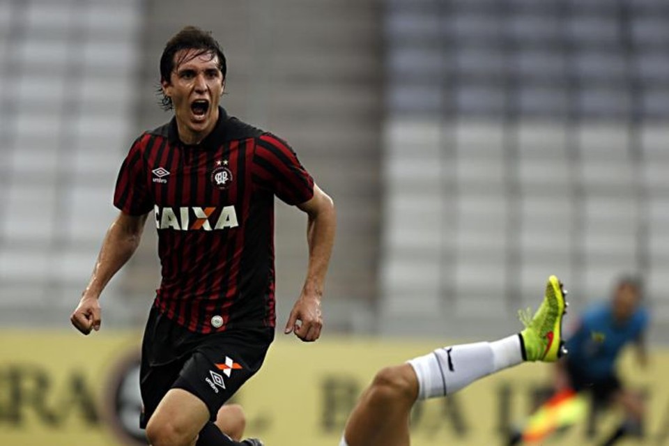 Cléo saberá no sorteio de segunda-feira se o Atlético vai enfrentar o Coritiba na Copa do Brasil | Albari Rosa / Gazeta do Povo
