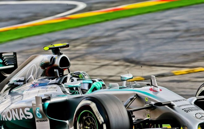 Carro do alemão Nico Rosberg durante treino classificatório na Bélgica | 