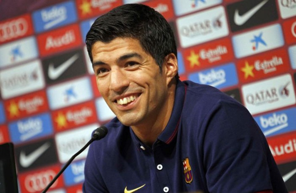 Na apresentação oficial no Barcelona, Suárez agradeceu a confiança do clube em seu trabalho | EFE