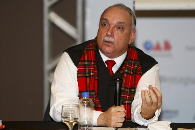 Jacinto Nelson de Miranda Coutinho, durante a V Conferência Estadual dos Advogados, realizada no centro de convenções da FIEP, em Curitiba |