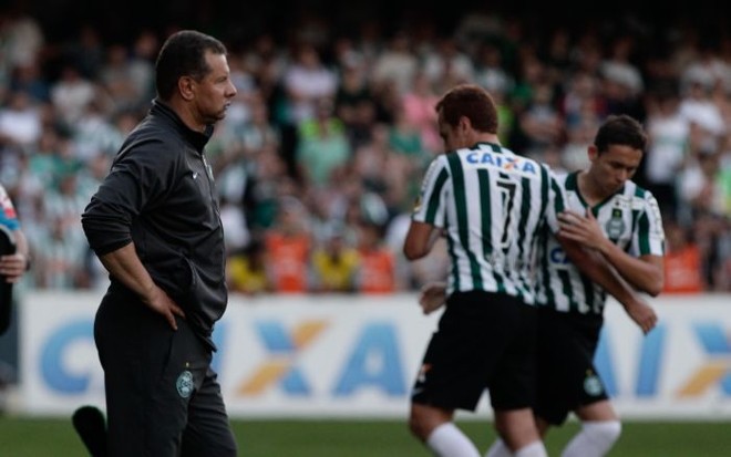 Zé Love dá lugar a Keirrison no empate entre Coritiba e Corinthians | 