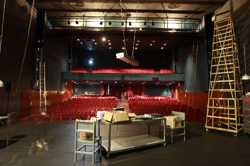 Autor defende que palco seja ocupado por quem sabe atuar naturalmente, pois a interpretação não pode ser ensinada | Antônio More / Gazeta do Povo