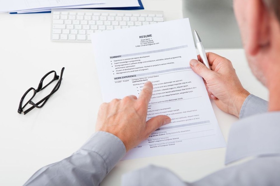 Habilidades e responsabilidades assumidas são os tópicos em que candidatos mais mentem. | Bigstock