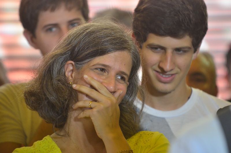 Renata Campos em reunião da cúpula do PSB na qual falou pela primeira vez sobre a morte do marido | Fernando Frazão/Agência Brasil