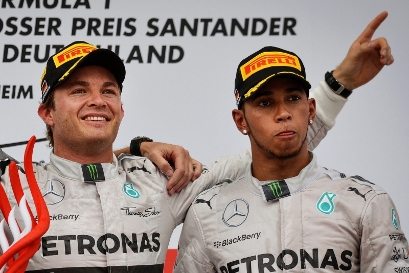Rosberg (esq.) e Hamilton reforçam domínio da Mercedes | David Ebener/ EFE