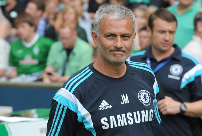 "David Luiz não era nossa primeira opção na zaga", afirma José Mourinho, técnico do Chelsea | EFE