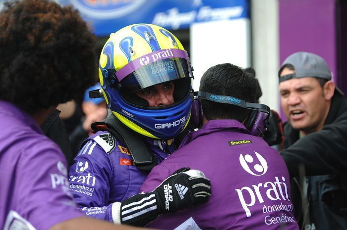 Julio Campos é recebido com festa pela equipe Prati Micos Racing | Dudu Bairros/Vicar