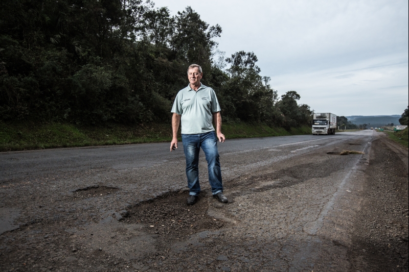 Godfrid Carlos Pachtmann (60), pesadelo com o excesso de lombadas e buracos nas estradas do Sudoeste | Brunno Covello / GAzeta do Povo