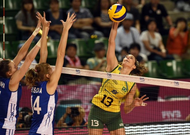Sheilla ataca time russo | 