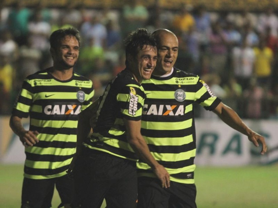 Robinho comemora gol do Coritiba na derrota por 2 a 1 para o Paysandu na Copa do Brasil | Divulgação / Coritiba