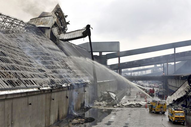 Incêndio registrado há uma semana no porto paulista pode interferir nos números de agosto | Paulo Whitacker/reuters