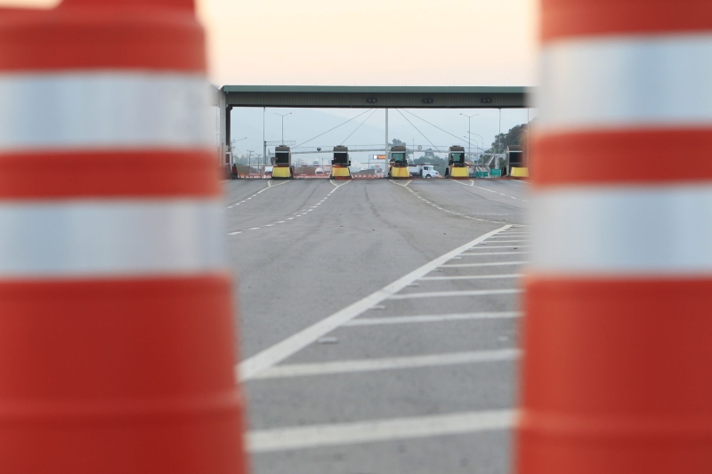 Uma das praças de pedágio do Paraná: candidatos sabem que o valor da tarifa é alto, mas têm dificuldade para deixá-la mais barata | Henry Milleo/ Gazeta do Povo