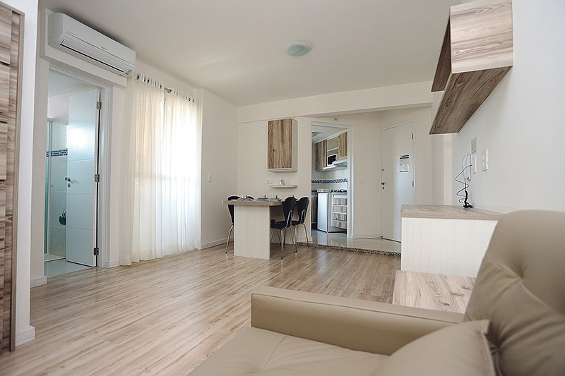 Interior do Edifício Real Plaza, que será usado como um flat, a mesma ocupação para a qual foi projetado há 30 anos | César Machado/Gazeta do Povo