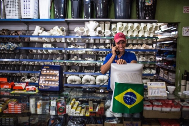 Bruno da Silva Monteiro (18) abandonou o Ensino Médio neste ano para fazer a carteira de motorista. Promete voltar no ano que vem |