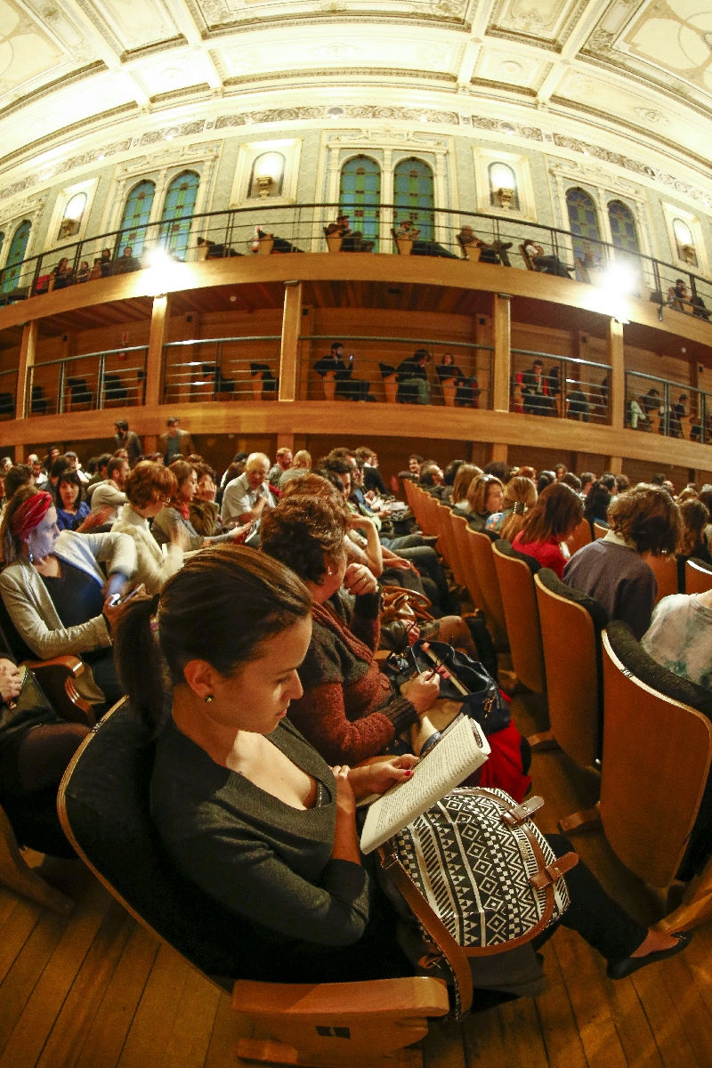 Conferência de Valter Hugo Mãe em Curitiba reuniu multidão | Hugo Harada/Gazeta do Povo