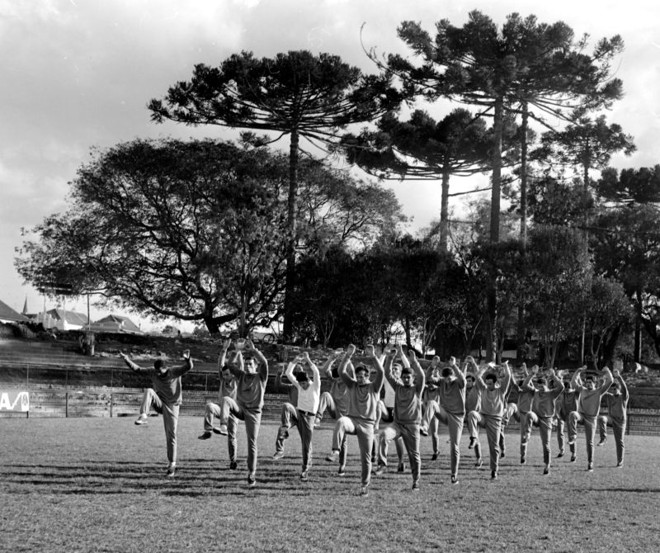 Treino do Atlético na Baixada em 1968 |