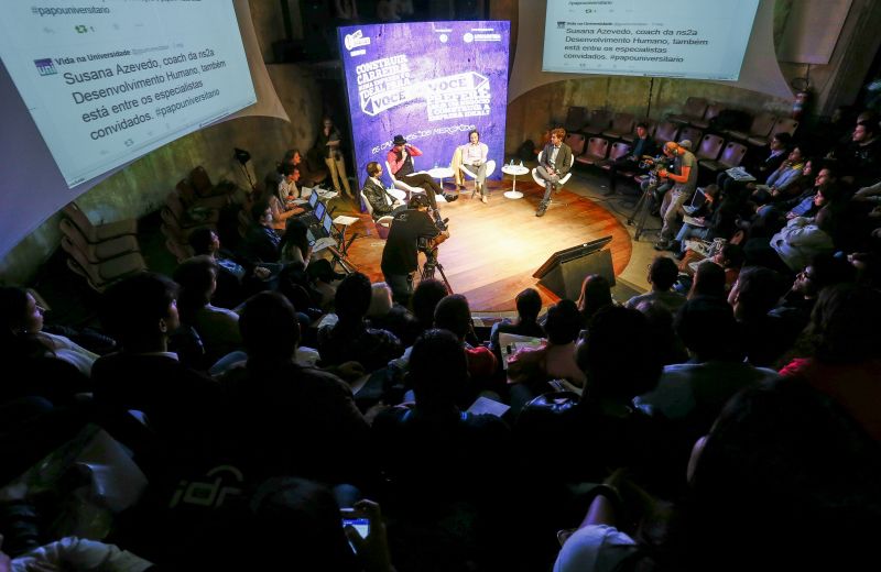 Empreendedorismo foi o foco do debate no Papo Universitário desta quarta-feira, no teatro Paiol. | Hugo Harada / Gazeta do Povo