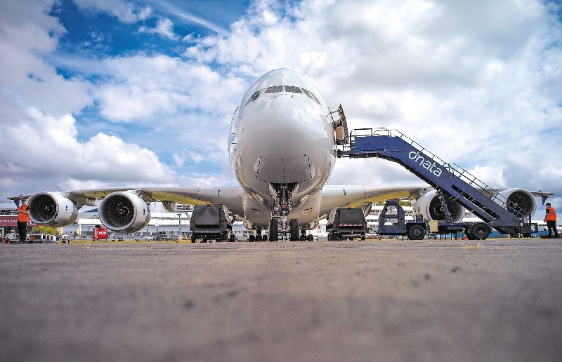 A Emirates é a única companhia a encomendar um número significativo de aviões A380 de US$ 400 milhões | Kieran Doherty/Reuters