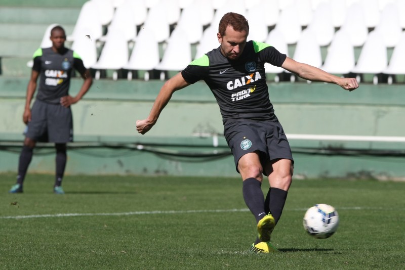 Zé Love tem rendido mais nas últimas rodadas pelo Coritiba | Aniele Nascimento / Gazeta do Povo