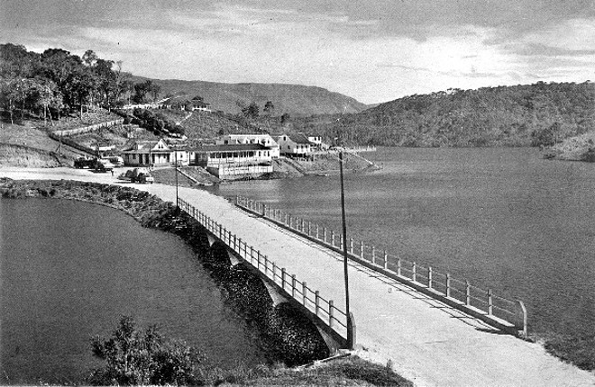 O ponto de parada para o café, na represa de Voçoroca. Bons tempos da parada dos ônibus da Lapiana |