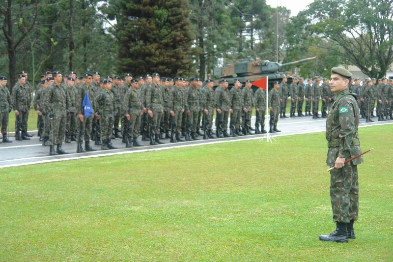 General de Brigada Flavio Marcus Lancia Barbosa em solenidade de troca de comando da Artilharia Divisionária Marechal Setembrino de Carvalho | Ivonaldo Alexandre/Agência de Notícias Gazeta do Povo