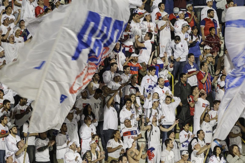 Torcida do Paraná no jogo contra o Icasa na Vila Capanema | Daniel Castellano / Gazeta do Povo