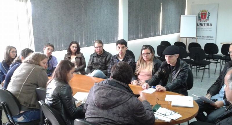 Estudantes dos colégios Santa Maria e Tecpuc em reunião com o CMJ | Reprodução/Facebook