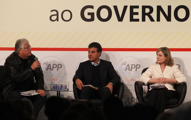 Requião, Richa e Gleisi durante debate na APP-Sindicato | Jonathan Campos/Gazeta do Povo