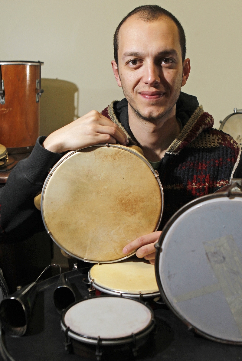 Lacerda percorreu 15 países com o projeto Pandeirada Brasileira | Fotos: Antônio More/Gazeta do Povo