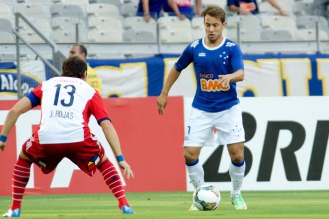 Ex-Coritiba, Éverton Ribeiro, destaque do Cruzeiro, está na primeira lista de Dunga |