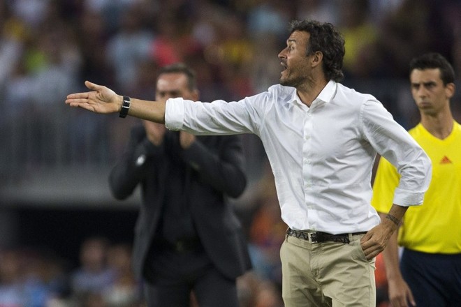 Técnico Luis Enrique comanda o Barcelona no estádio Camp Nou | 