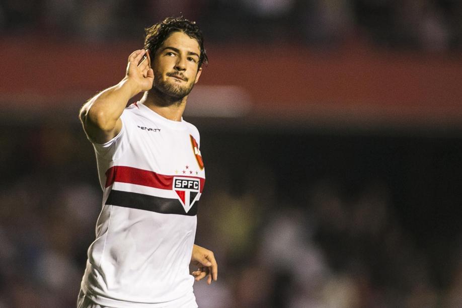 Pato roubou a cena em reestreia de Kaká no Morumbi | Daniel Vorley / Agif / Folhapress