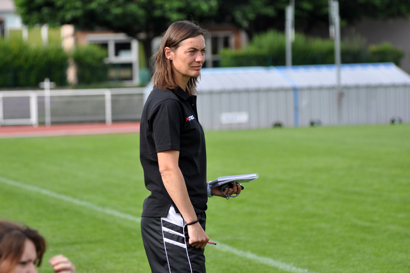 Corinne Diacre foi capitã da seleção feminina francesa, pela qual fez 121 jogos | Divulgação / Clermont Foot