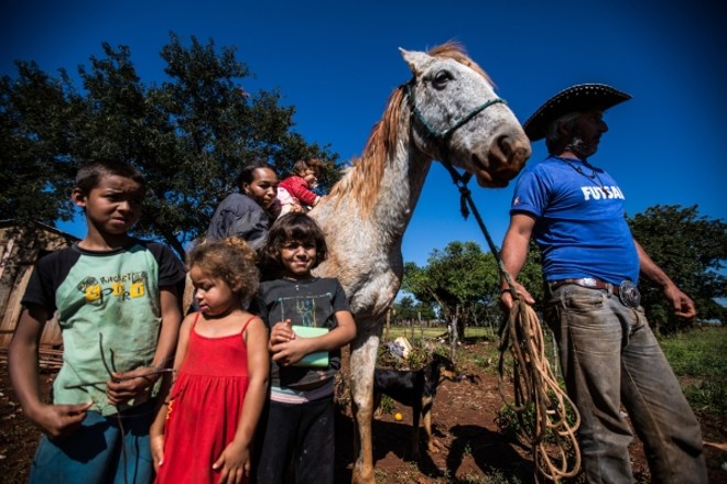 O nascimento da pequena Eloar foi conturbado e o Mustang foi providencial para que Pedro conseguisse chamar ajuda médica. O cavalo surgiu perto da casa durante a madrugada após Pedro ter feito uma promessa à Nossa Senhora para que lhe ajudasse a socorrer a mulher durante o parto |