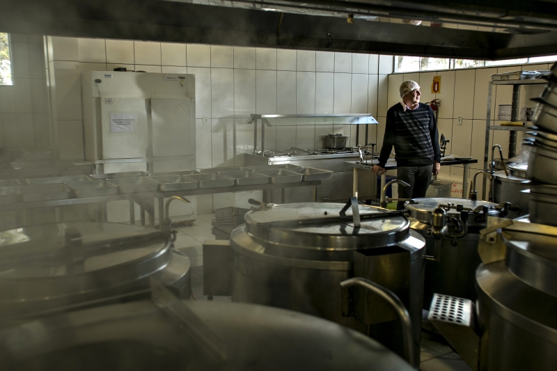 Pedro Basso, proprietário da Fredericos Refeições, de Araucária: empréstimo de cooperativa possibilitou mudança de casa e ampliação dos negócios | Marcelo Andrade/ Gazeta do Povo