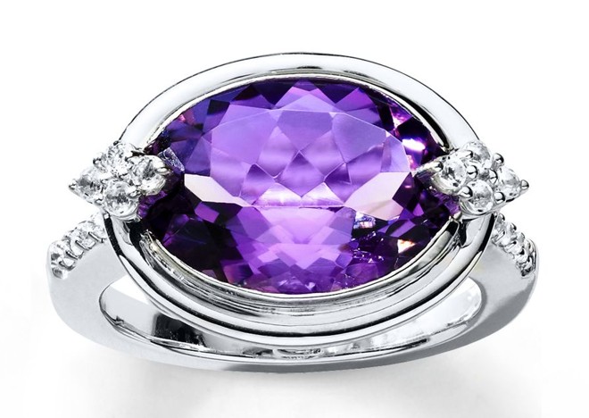 Anel de ametista com topázio branco e prata, US$ 239 |