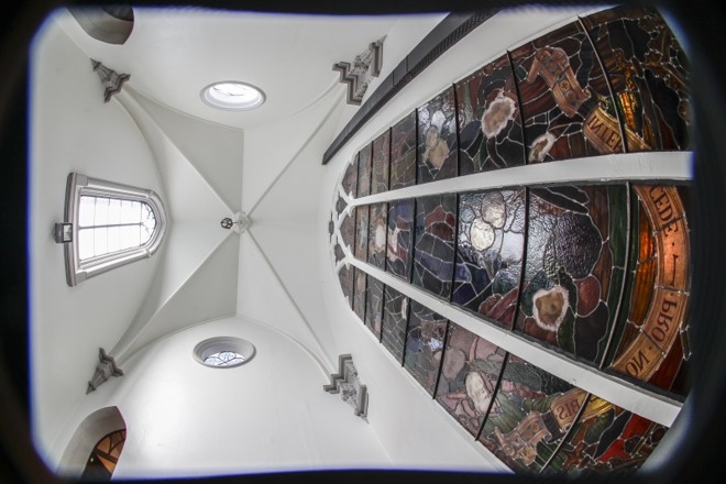 Detalhe de vitral no consistório da catedral | 