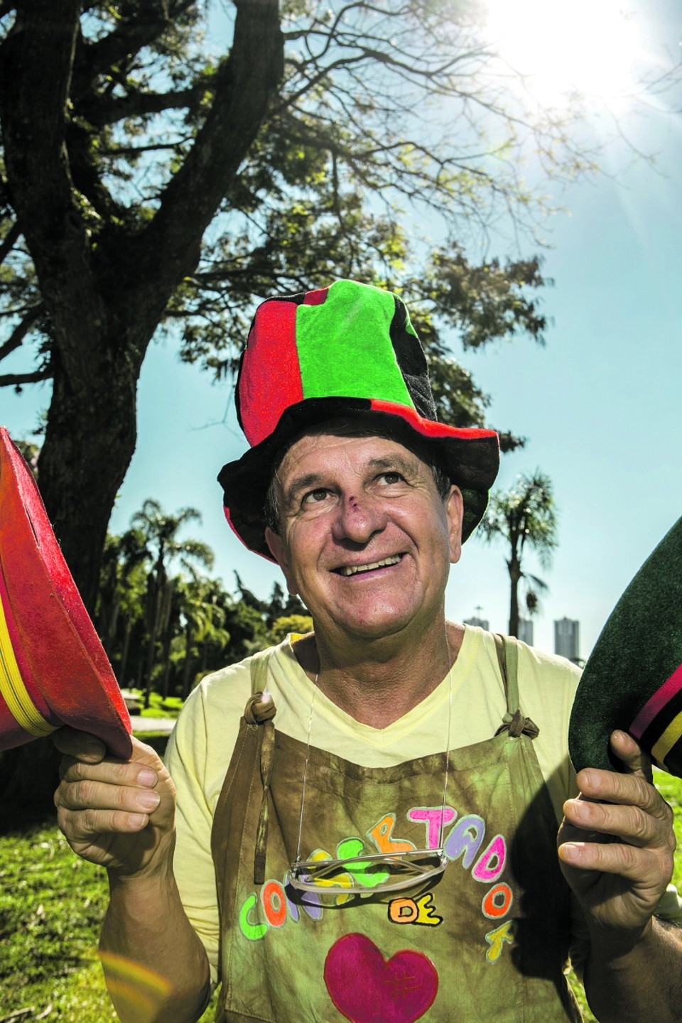 O ambientalista, artista e educador João Bello constatou que só pela razão não iria mudar comportamentos em relação ao meio ambiente. A aposta agora é de conquistar corações pela arte | Marcelo Andrade/ Gazeta do Povo