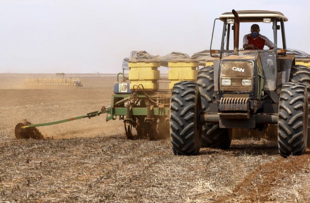 Estado do Centro-Oeste é o maior produtor brasileiro de grãos e neste ano sofreu com atraso das chuvas, que impediu o plantio da soja. | Hugo Harada / Gazeta Do Povo
