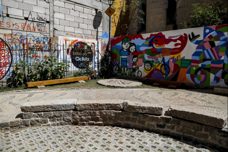 A construção da praça só foi possível com a participação ativa da comunidade, que abraçou o local | Henry Milleo/ Gazeta do Povo